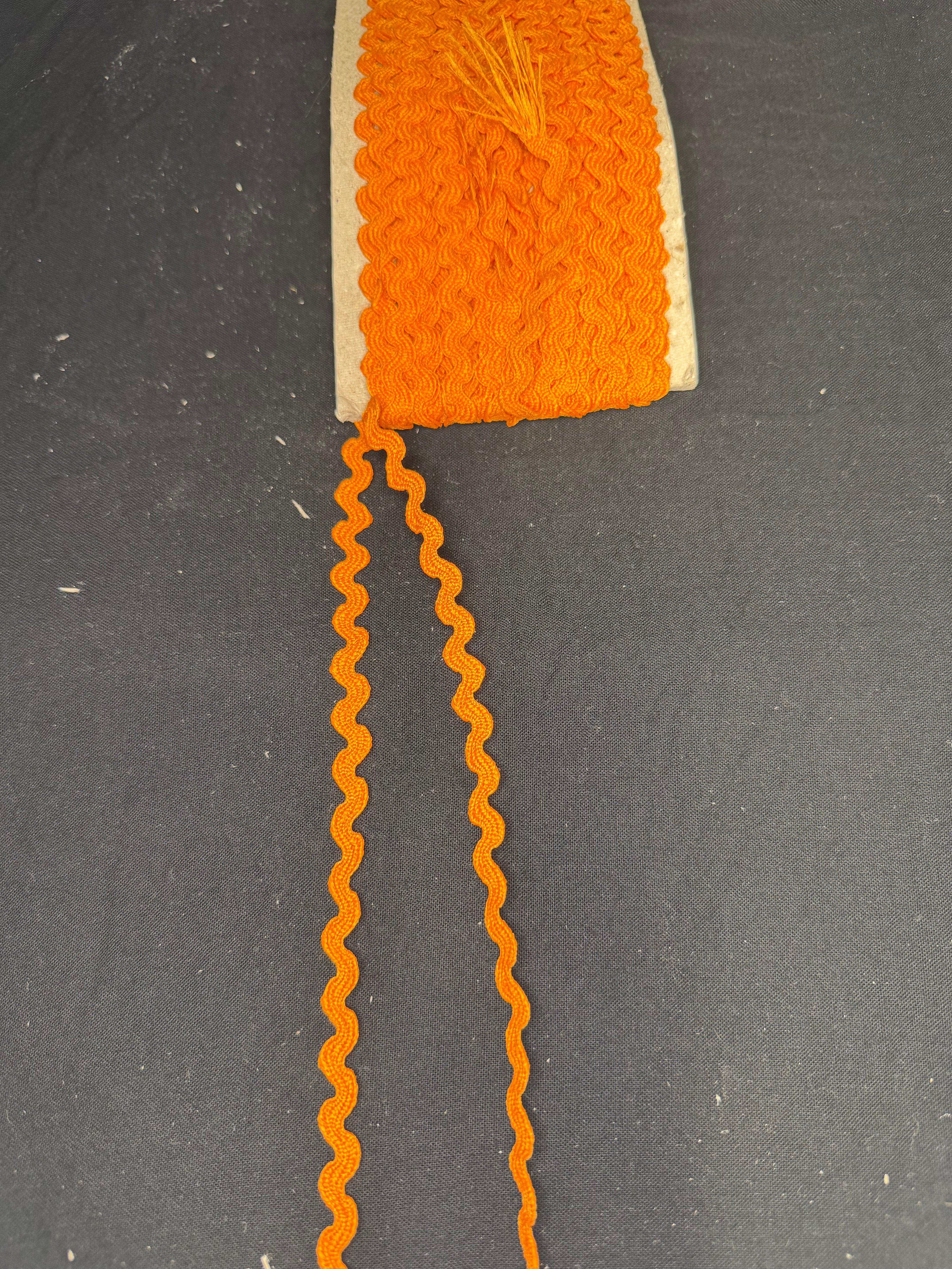 Zig Zag Lace – 20 Meter Roll | Multiple Colors Available