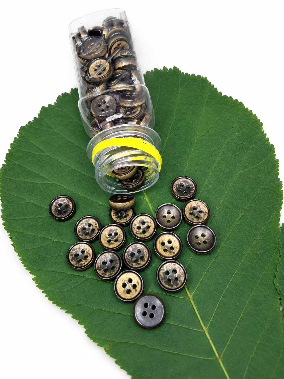 🧥 Vintage Bronze 4-Hole Button – Classic Sewing & Garment Button